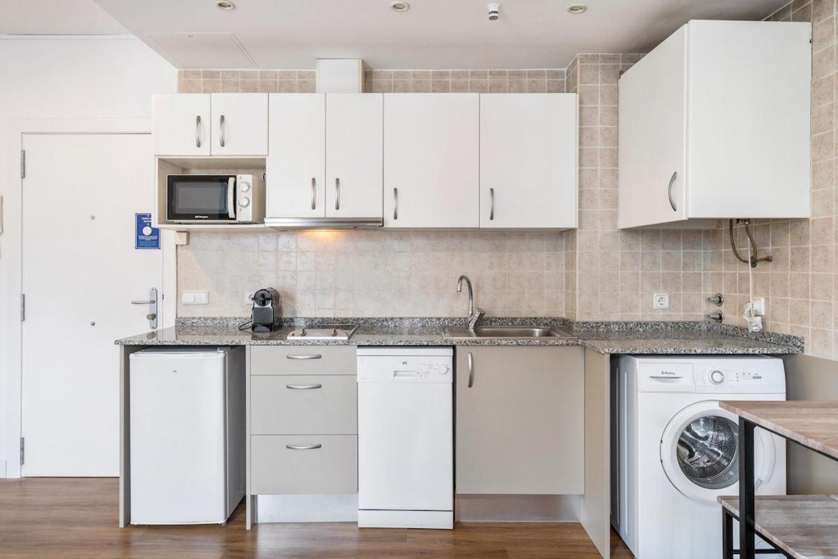 Lodging Apartments Liceu G1 Barcelona Zewnętrze zdjęcie