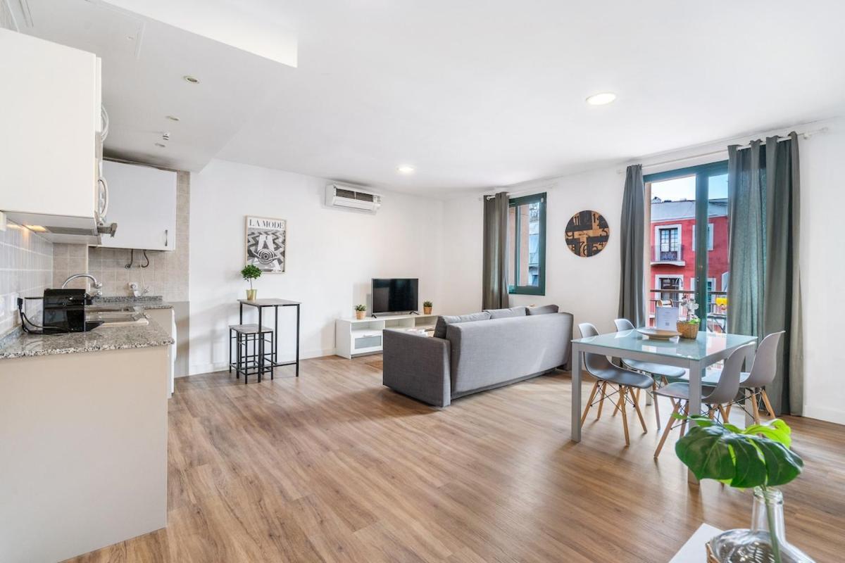 Lodging Apartments Liceu G1 Barcelona Zewnętrze zdjęcie